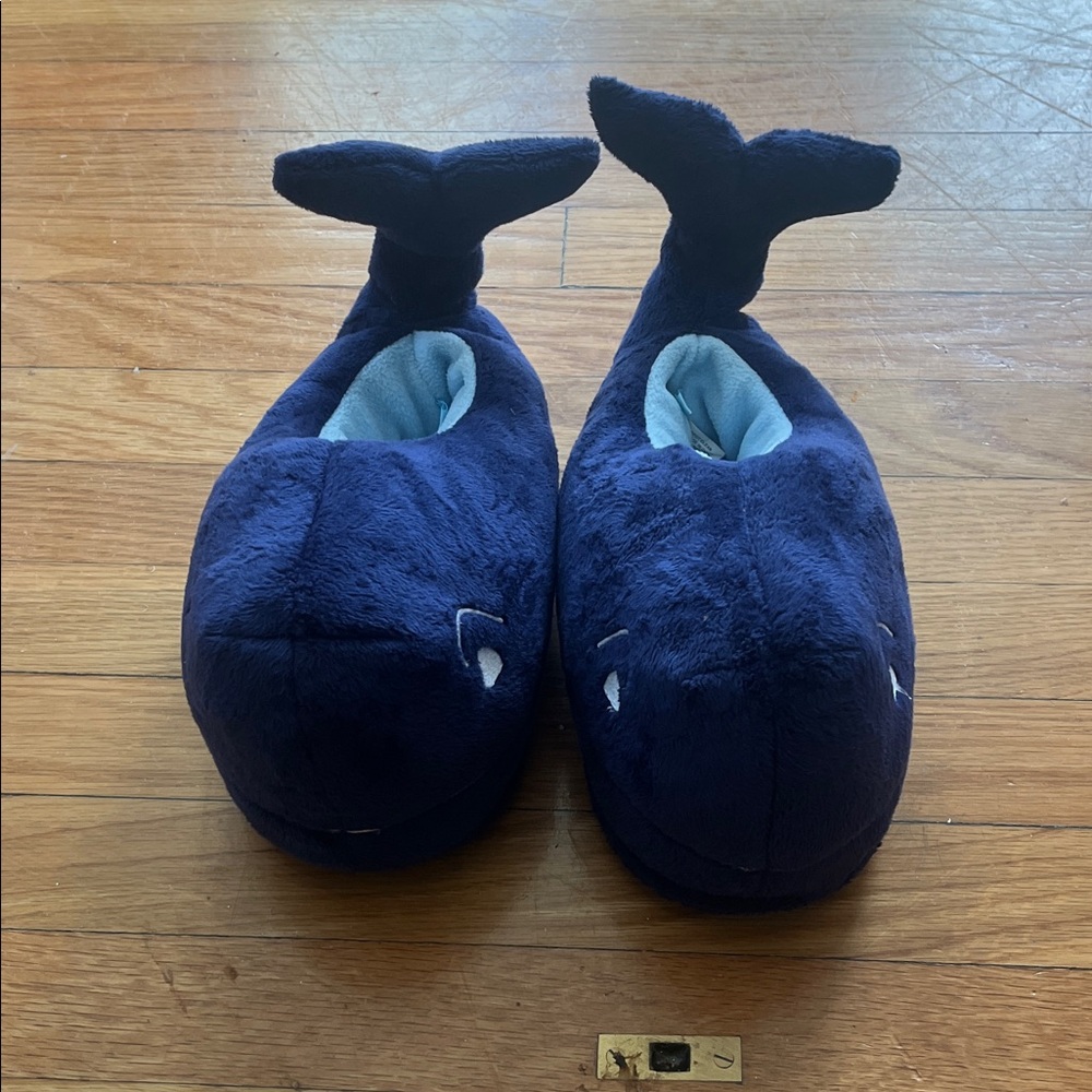🚨Vineyard Vines🚨 Kids Slippers